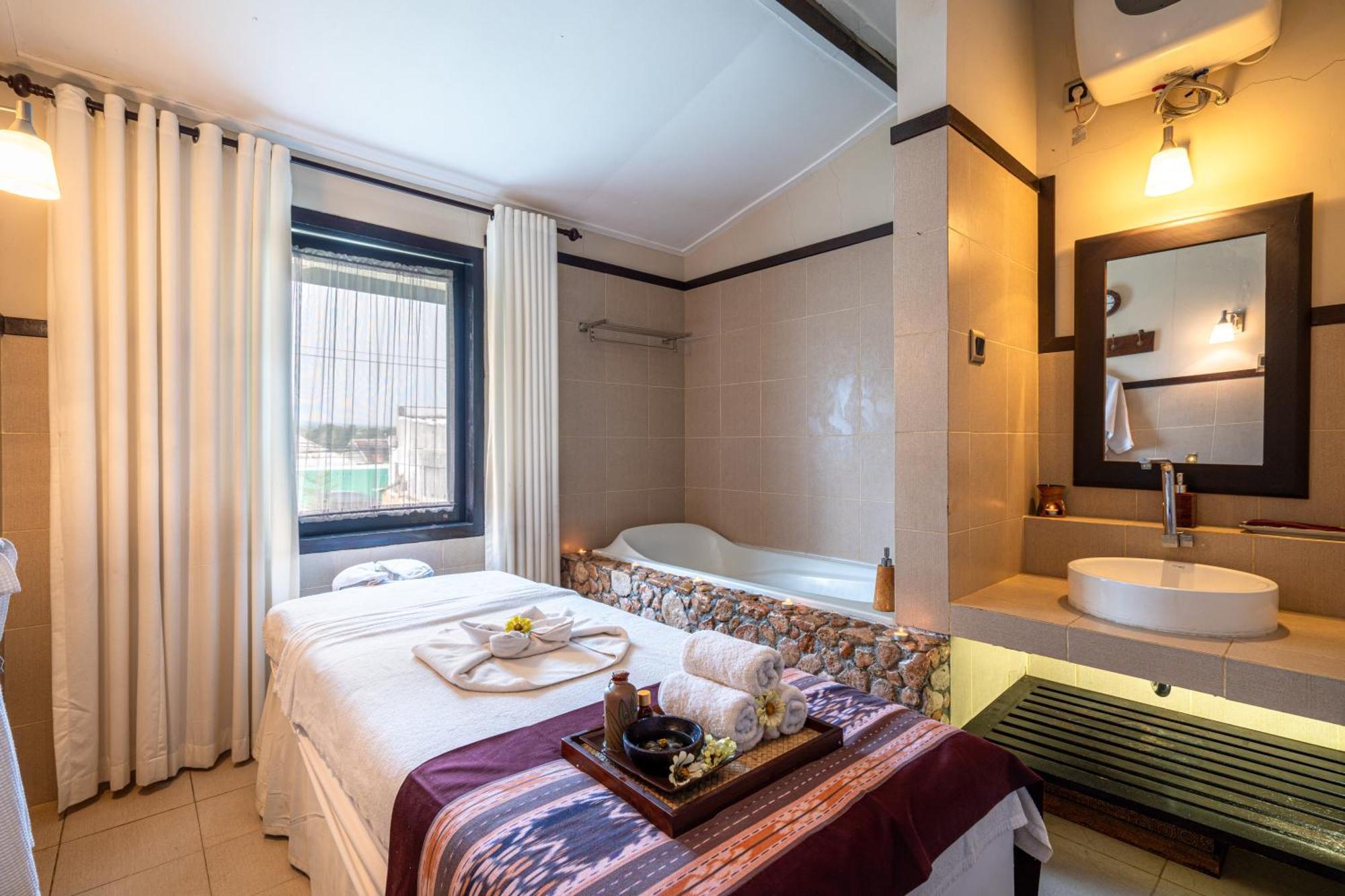 Samawa Transit Hotel Sumbawa Besar Εξωτερικό φωτογραφία